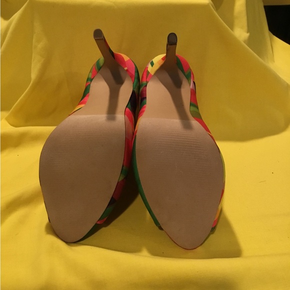 Liliana Multi-Colorful Geometric Women's Heels SZ 8.5 - Picture 12 of 12